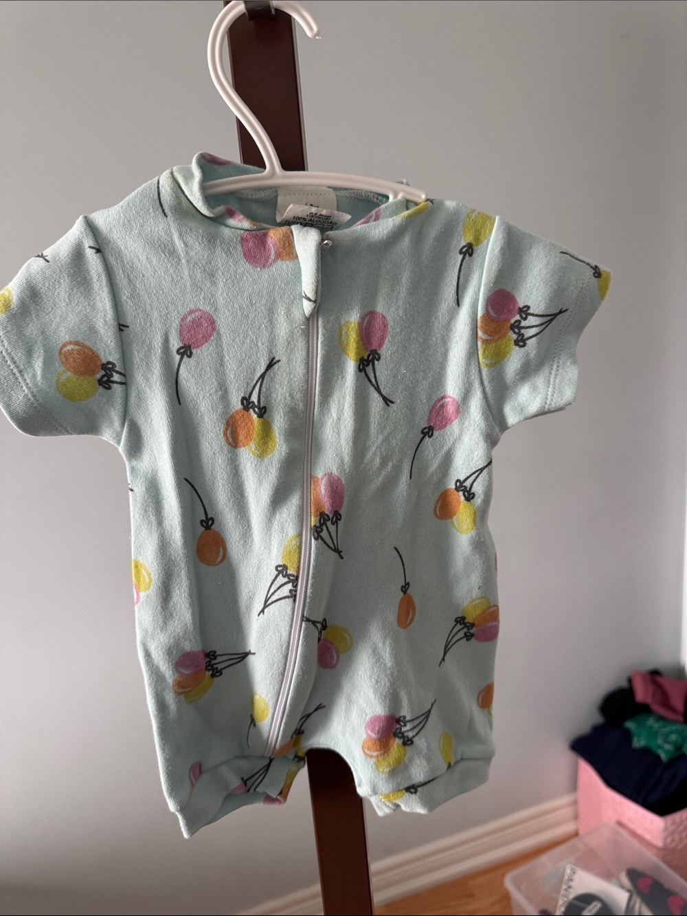 Baby Balloon Print One-Piece Romper in Light Mint